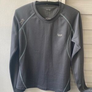 Woman’s Activewear Shirt -M